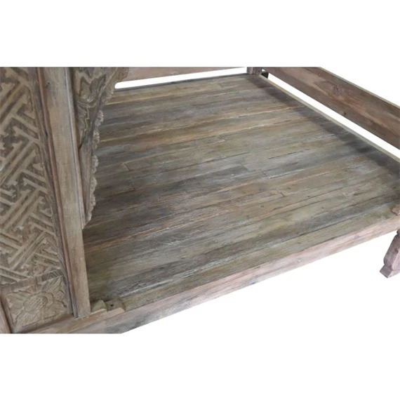 Ágy állvánnyal 234x190x212 cm