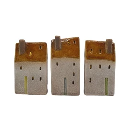 Ház emeletes, kéménnyel 3,5x2,7x7,5 cm 3féle