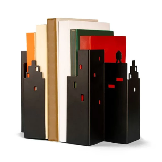 Könyvtámasz, városi panoráma