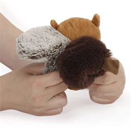 Kutyajáték, plüss mókus 18x22 cm