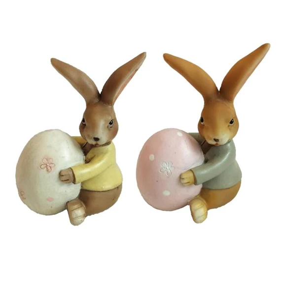 Nyúl tojással, kabátban ülő 8,5x6,5x11 cm 2féle