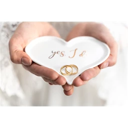 Porcelán esküvői gyűrűtartó szív 13,3x10,8 cm