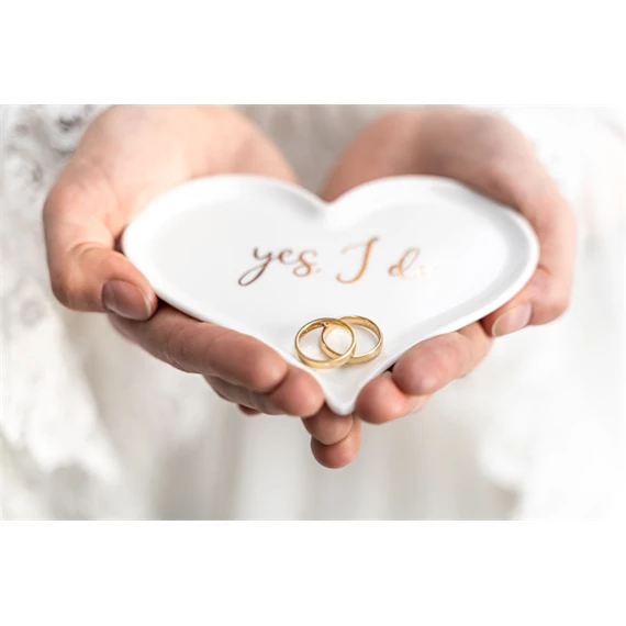 Porcelán esküvői gyűrűtartó szív 13,3x10,8 cm