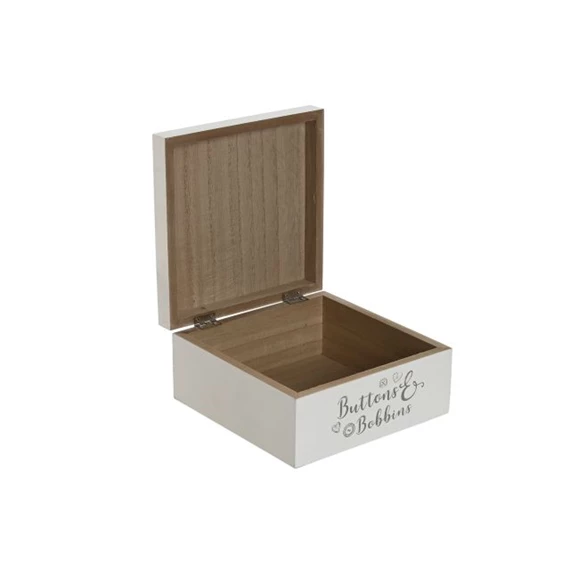 Varrókészlet dobozban 18x18x10 cm